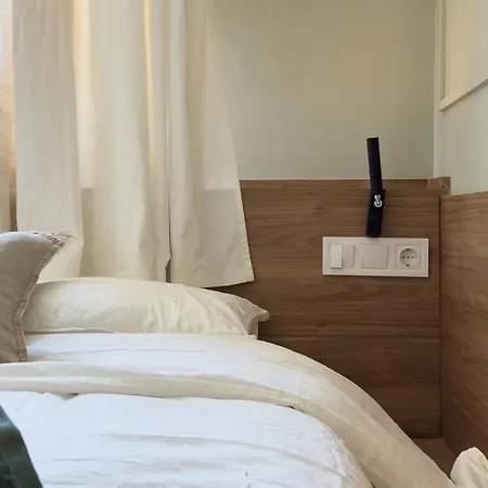 Beautiful & Comfy City Center Apartment *