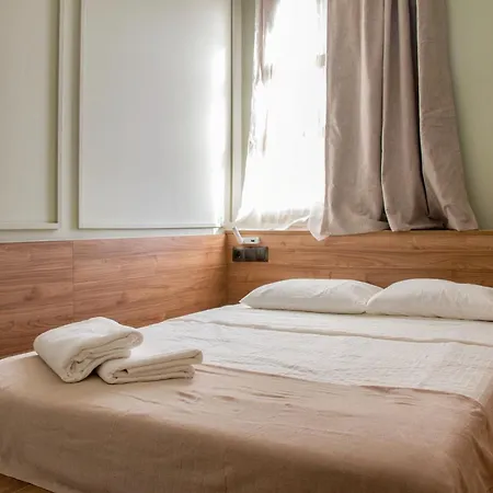 Beautiful & Comfy City Center Apartment *